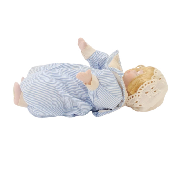Classic Creations Exclusive Hand Crafted Porcelain Doll Rudy - Picture 5 of 8